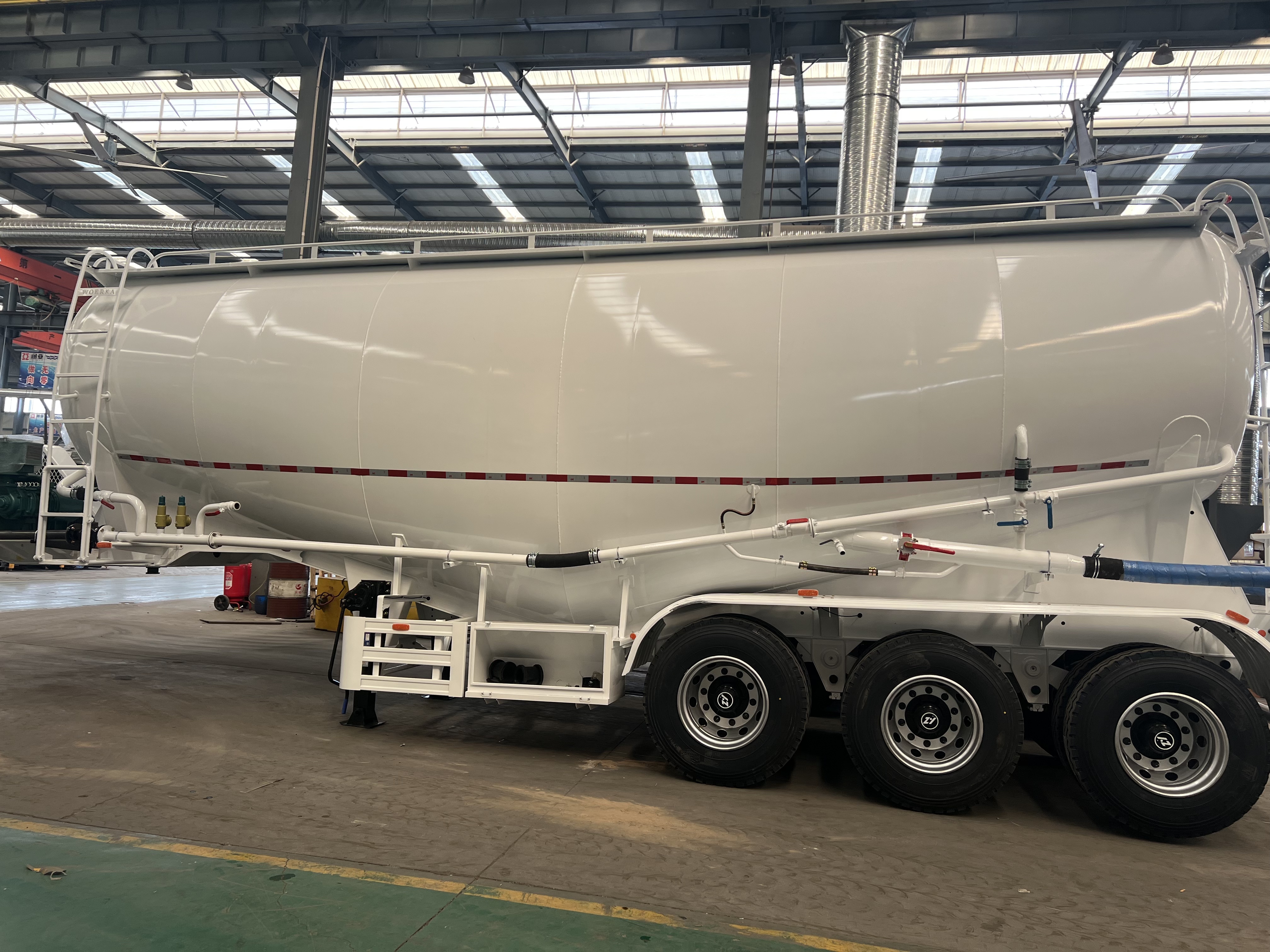 Derun Cement Tanker Trucks αποστέλλονται στη Ζάμπια, ενισχύοντας την υποδομή τοπικών μεταφορών