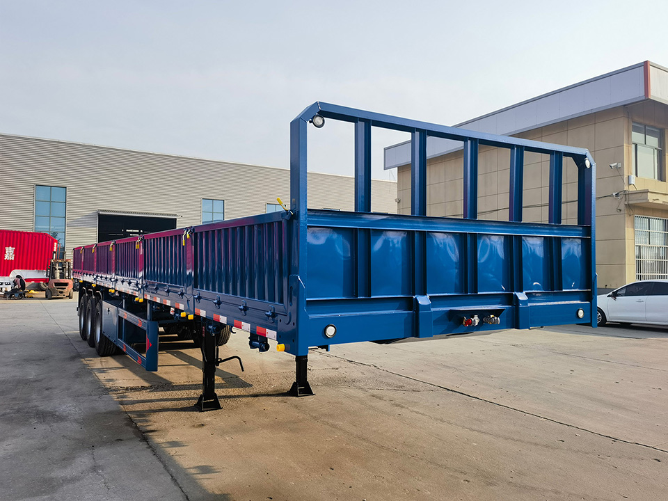 Το Tri Side Wall Semi Trailer της εταιρείας Derun Company αποστέλλεται στην Αλγερία