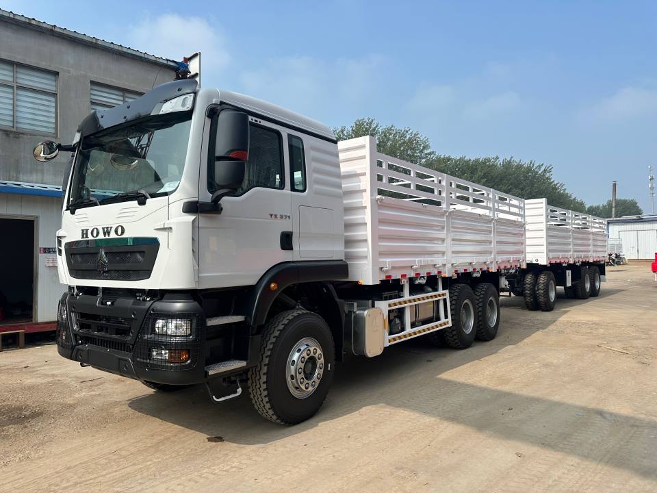 Η Derun Vehicle Company παρέδωσε 5 φορτηγά Howo TX στην Ουγκάντα